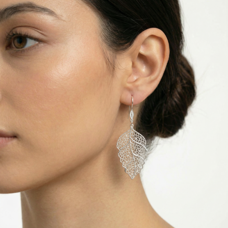 Alternative view of Aretes Hoja Cherry