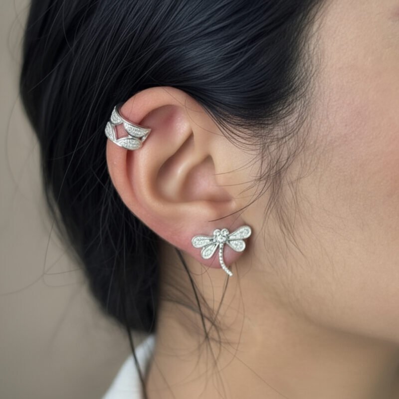 Alternative view of Earcuff Rombo