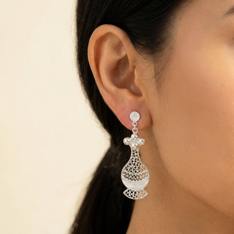 Alternative view of Aretes Poporo