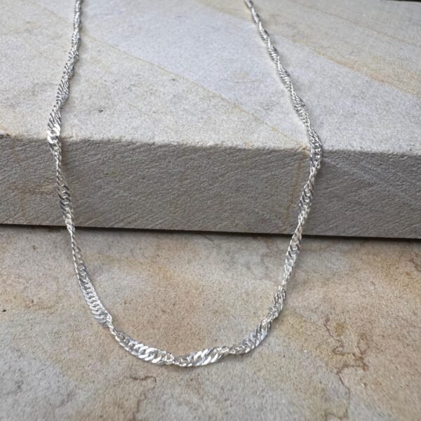 Cadena Agnes Mujer