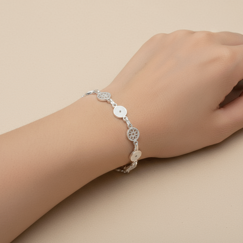 Alternative view of Pulsera Flor De Aro