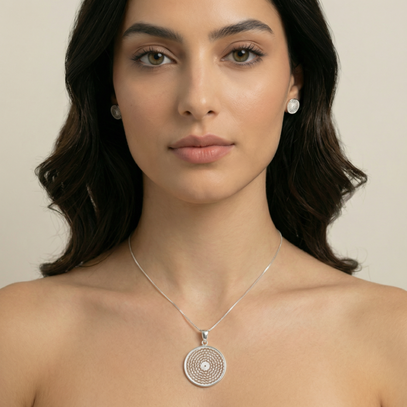 Alternative view of Set Chakra