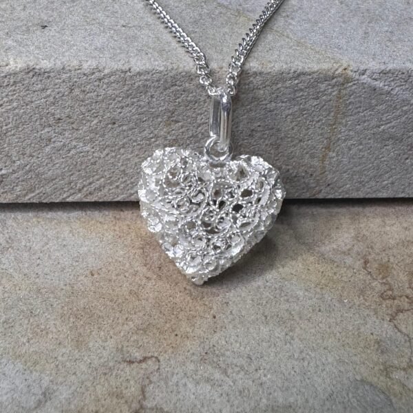 Cadena con Dije Corazón Salvaje