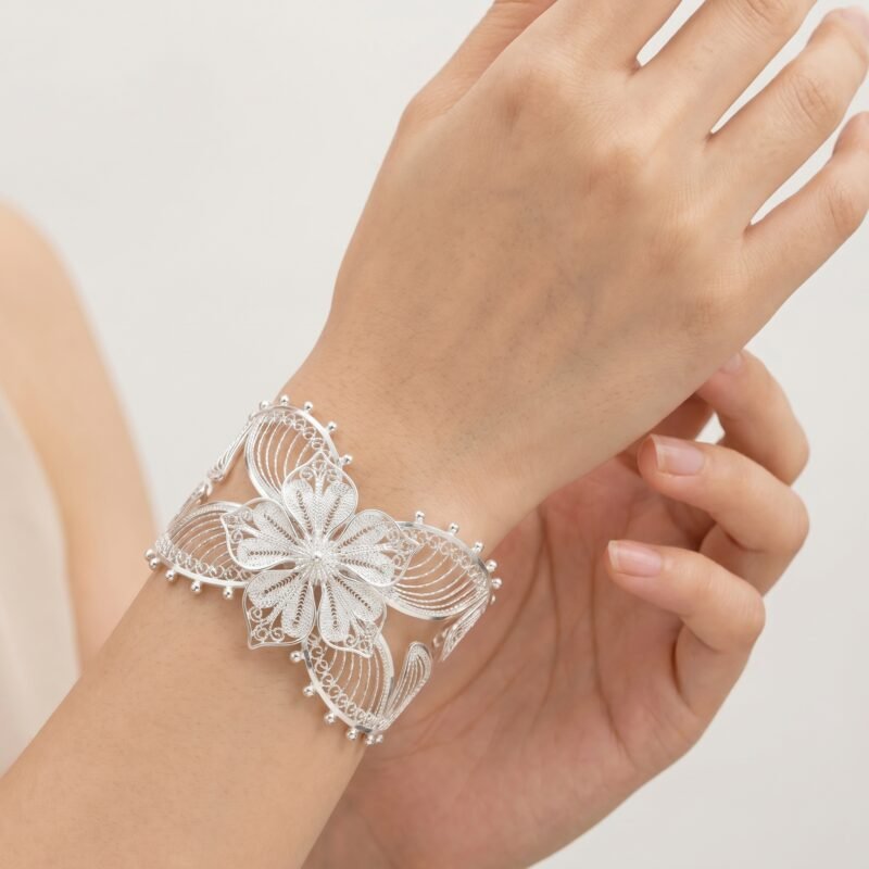 Alternative view of Pulsera Aura
