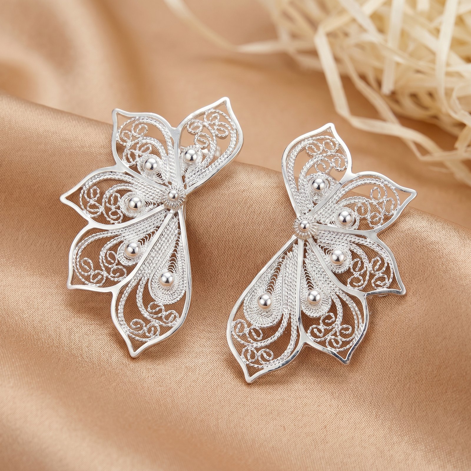 Aretes Naia